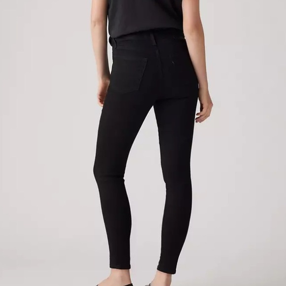 Levi’s 721 Black High Rise Skinny Women’s Jean in 28 Waist and 30 Length - Picture 7 of 9
